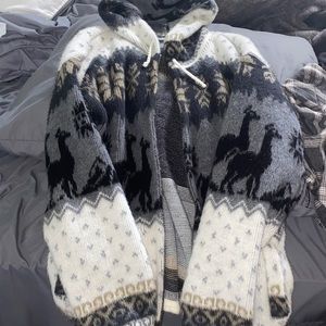 hand made traditional ecuadorian sweater zip up